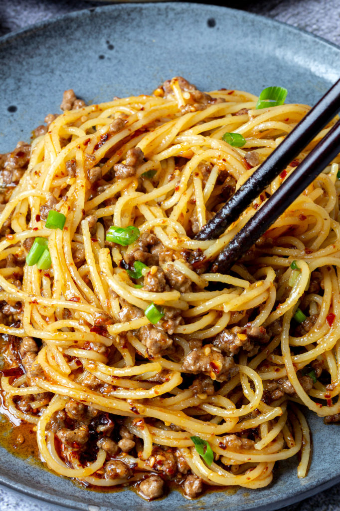 asian-ground-beef-noodles-cooking-with-lei