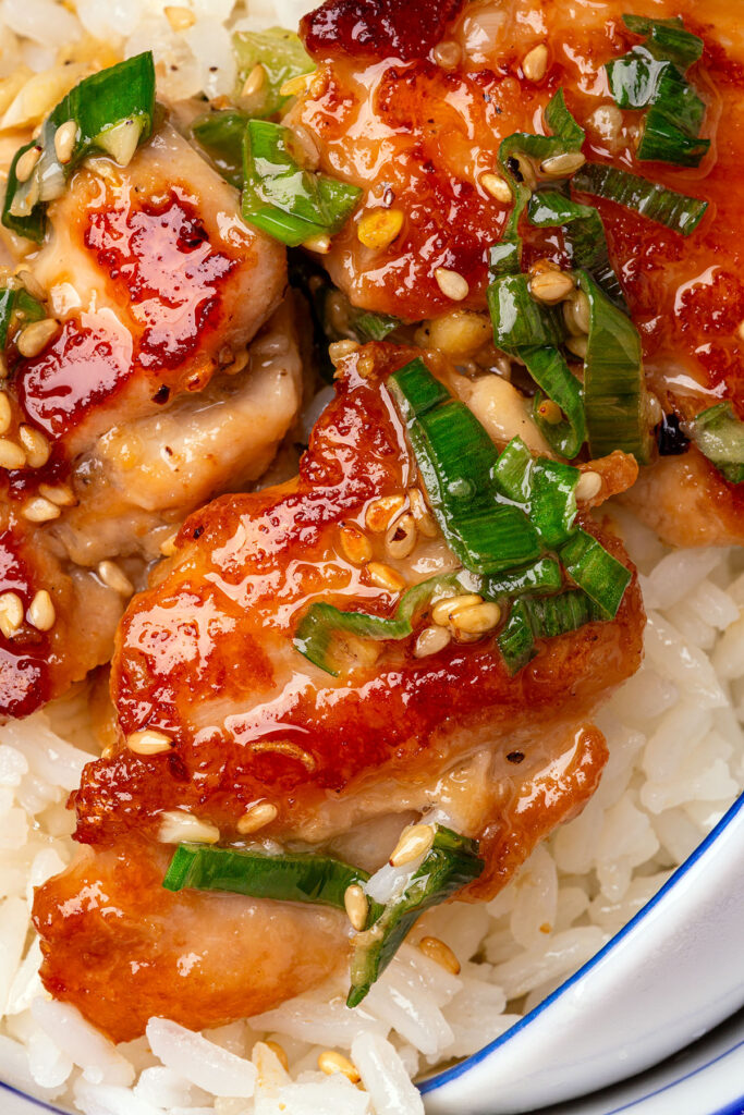 chicken chinese dishes recipe, easy chinese chicken dish, pan fried chicken thighs, pan seared chicken thighs, pan cook chicken thighs, ginger scallion